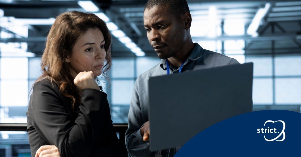 Twee collega's in gesprek over black-out preventie